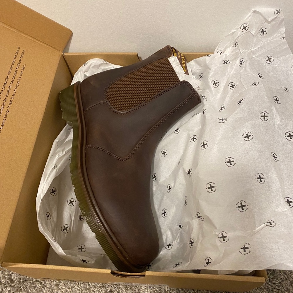 Dr. Marten’s Men’s NWT 2976 Chelsea Boot